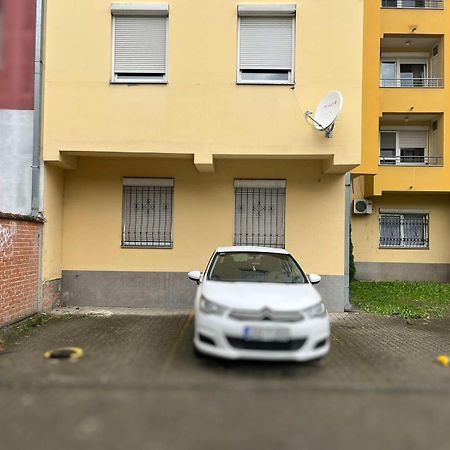 Modern Living Apts - Botanica - Private Parking Novi Sad Extérieur photo