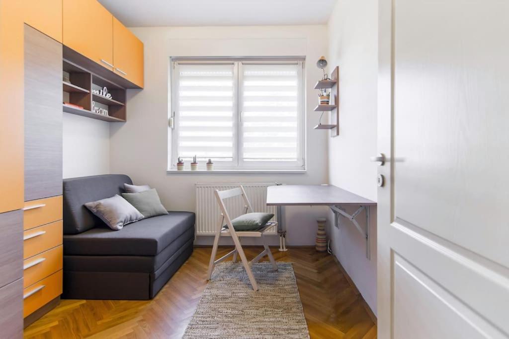Modern Living Apts - Botanica - Private Parking Novi Sad Extérieur photo