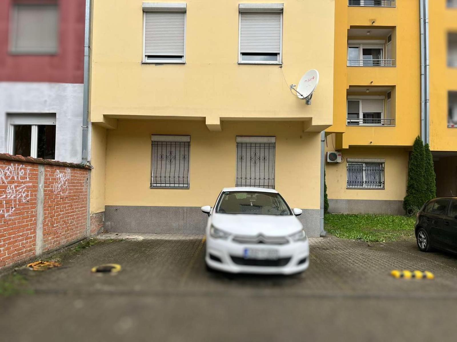 Modern Living Apts - Botanica - Private Parking Novi Sad Extérieur photo